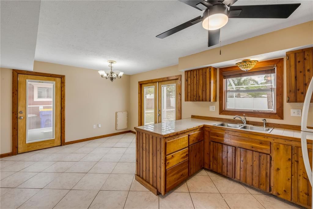 Activo con contrato: $287,000 (3 camas, 2 baños, 1266 Pies cuadrados)