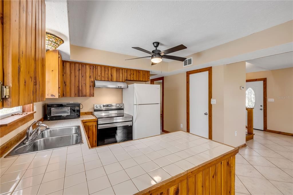 Activo con contrato: $287,000 (3 camas, 2 baños, 1266 Pies cuadrados)