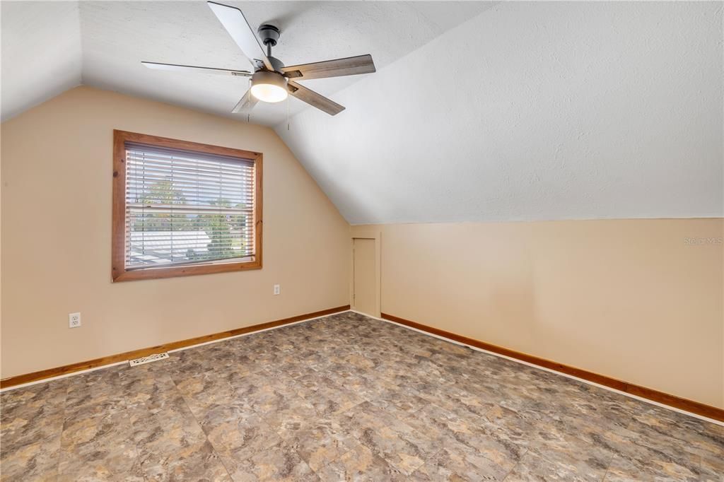 Activo con contrato: $287,000 (3 camas, 2 baños, 1266 Pies cuadrados)