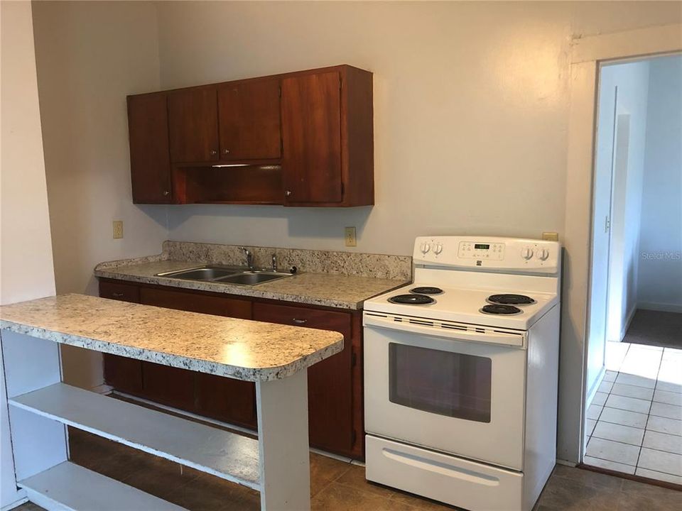 待售: $435,000 (7 贝兹, 0 浴室, 2870 平方英尺)