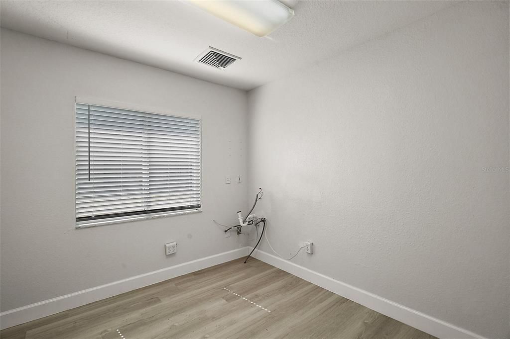 На продажу: $57,600 (0 спален, 0 ванн, 3600 Квадратных фут)