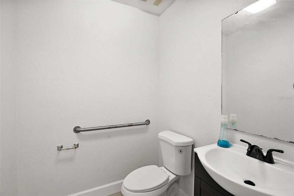 На продажу: $57,600 (0 спален, 0 ванн, 3600 Квадратных фут)