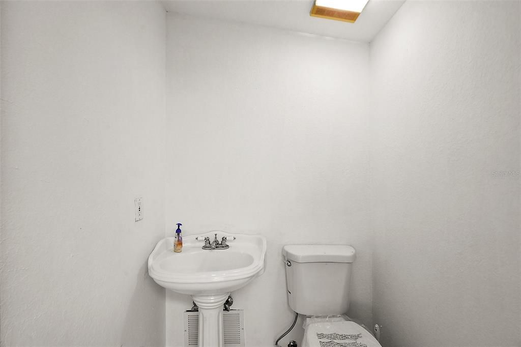 На продажу: $57,600 (0 спален, 0 ванн, 3600 Квадратных фут)