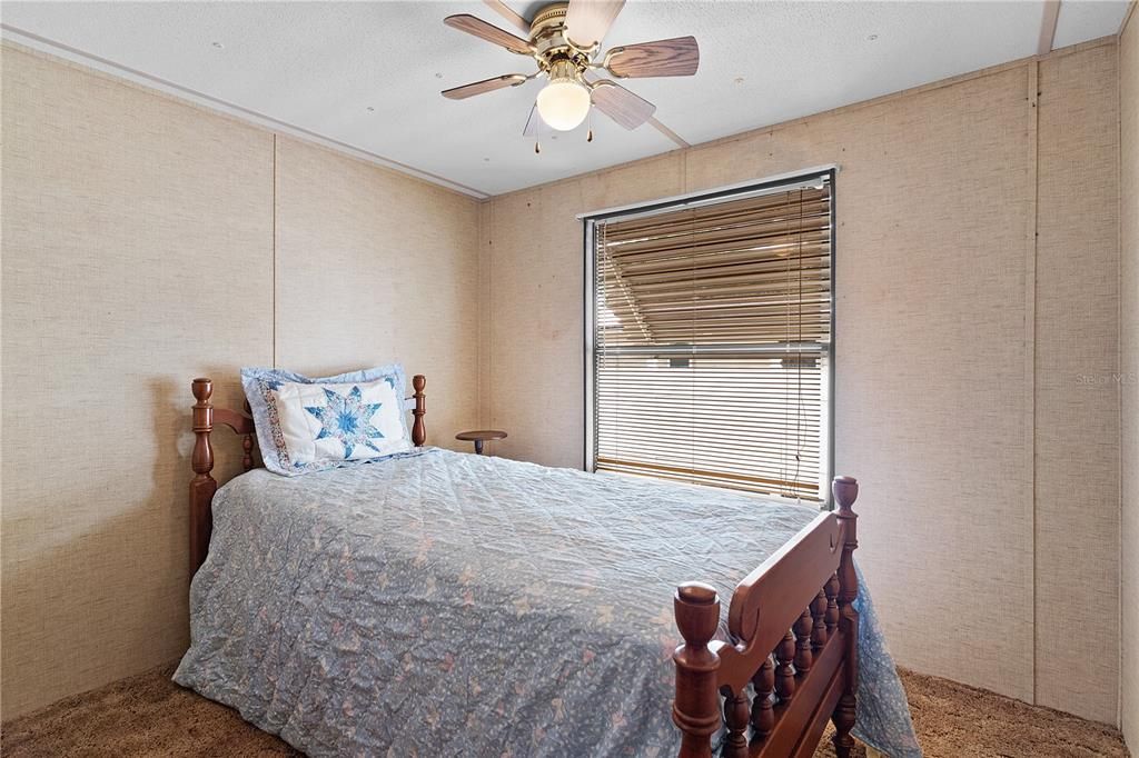 На продажу: $97,500 (2 спален, 1 ванн, 784 Квадратных фут)