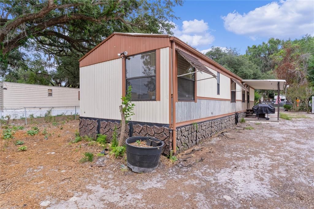 На продажу: $97,500 (2 спален, 1 ванн, 784 Квадратных фут)