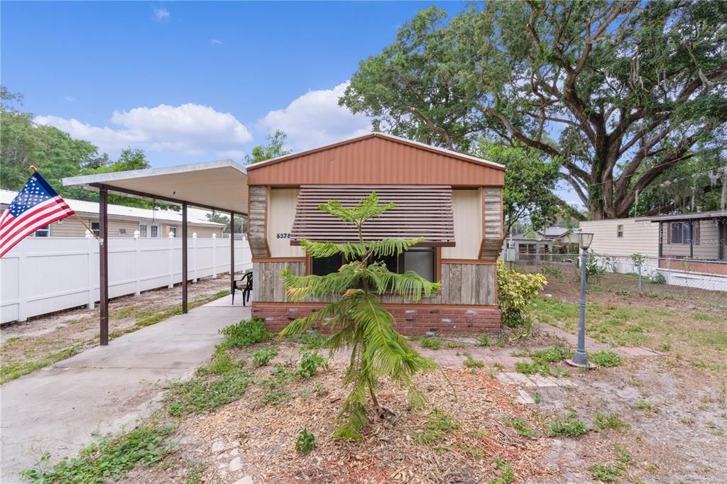 На продажу: $97,500 (2 спален, 1 ванн, 784 Квадратных фут)