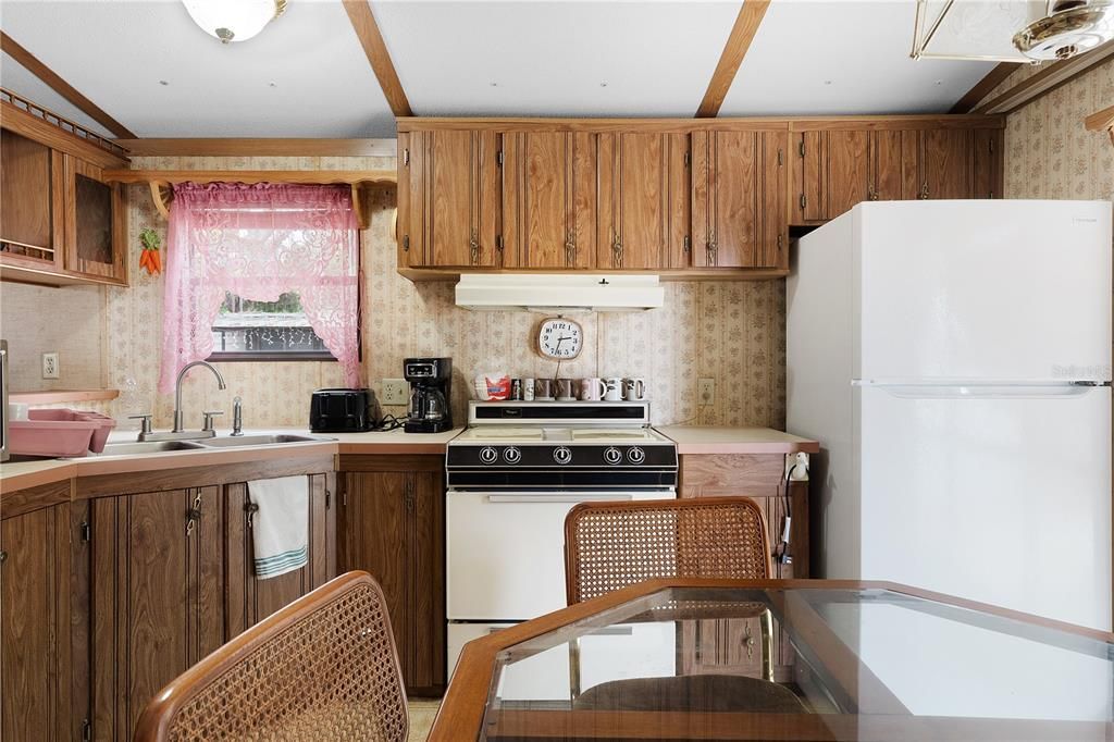 На продажу: $97,500 (2 спален, 1 ванн, 784 Квадратных фут)