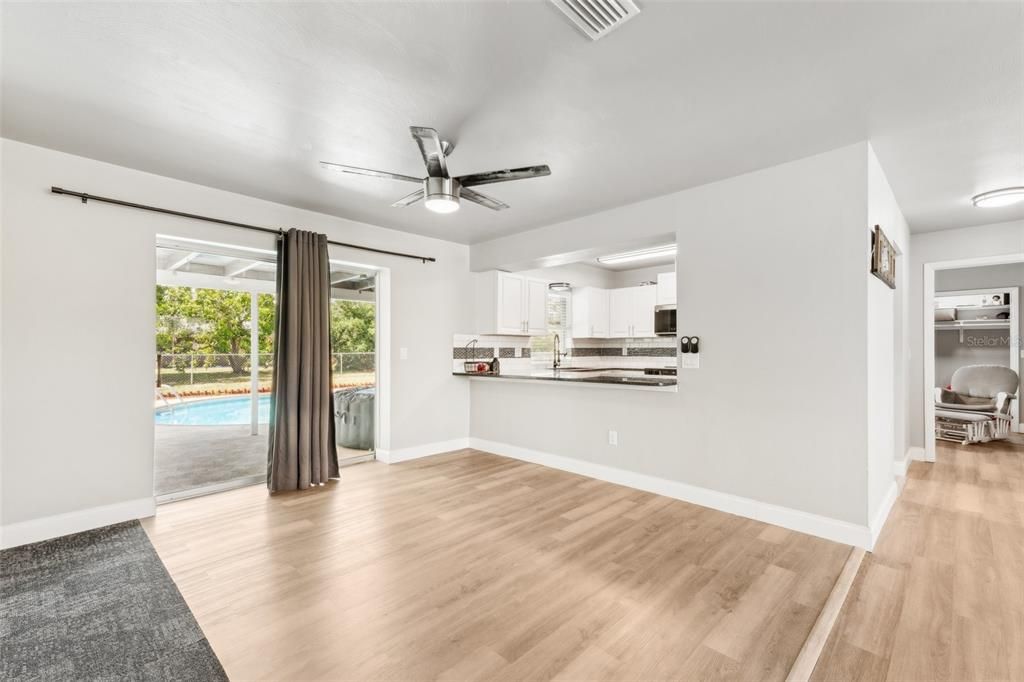 Active With Contract: $329,900 (4 beds, 3 baths, 1672 Square Feet)