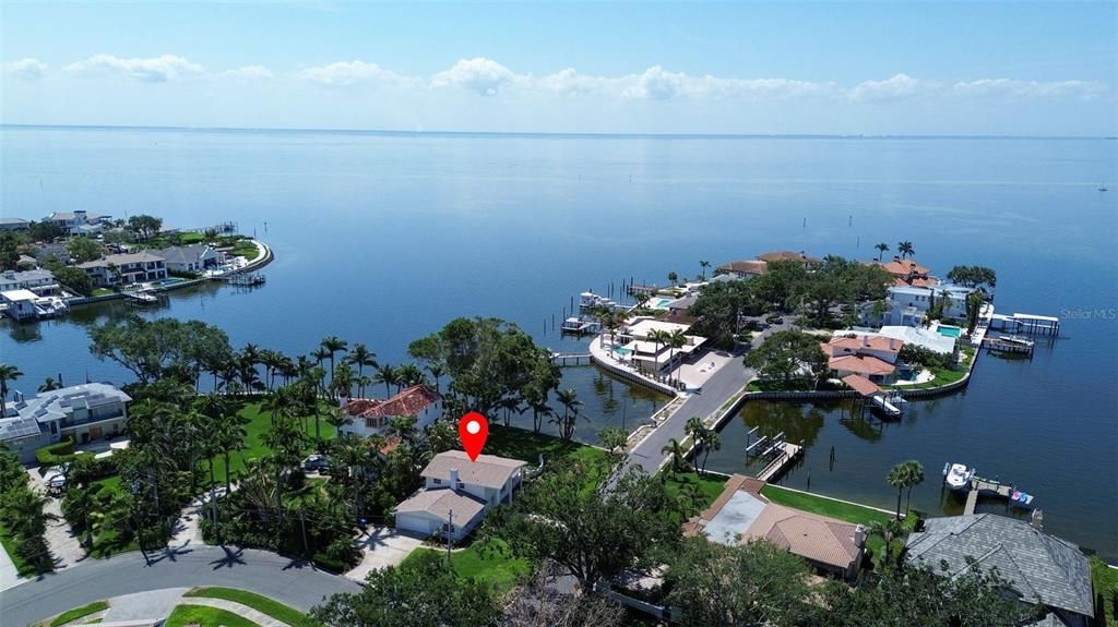 出租: $8,500 (4 贝兹, 3 浴室, 2572 平方英尺)