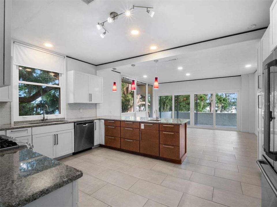 На продажу: $950,000 (3 спален, 3 ванн, 3885 Квадратных фут)