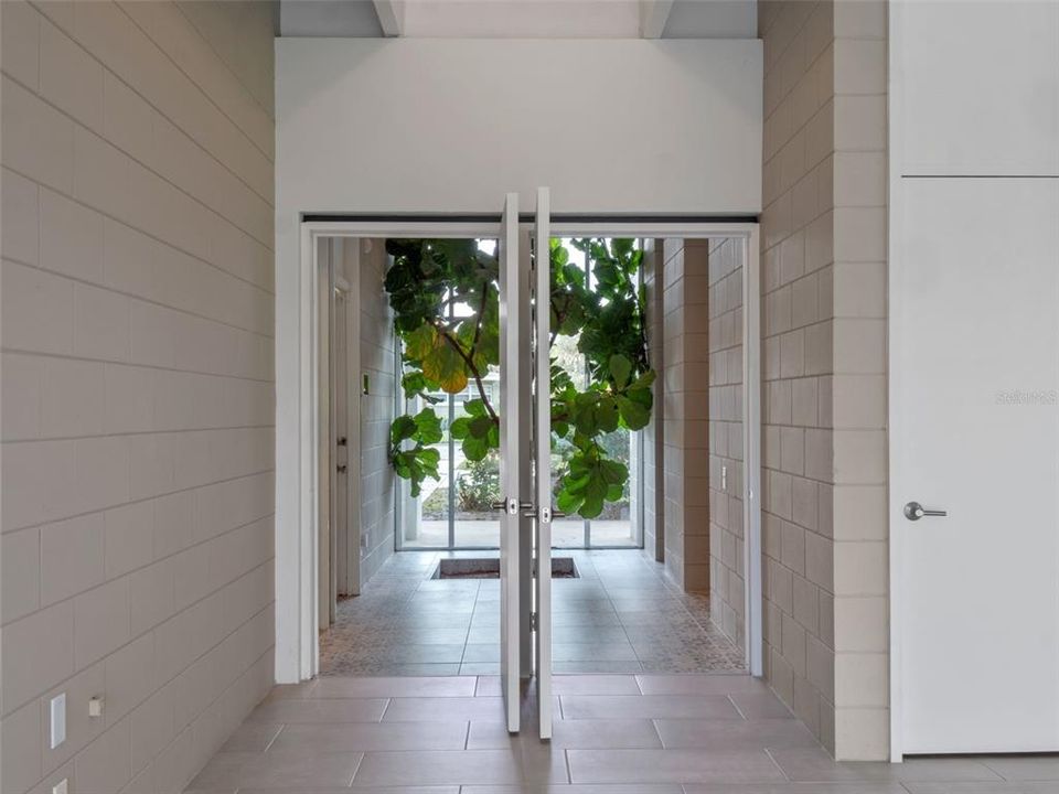 На продажу: $950,000 (3 спален, 3 ванн, 3885 Квадратных фут)