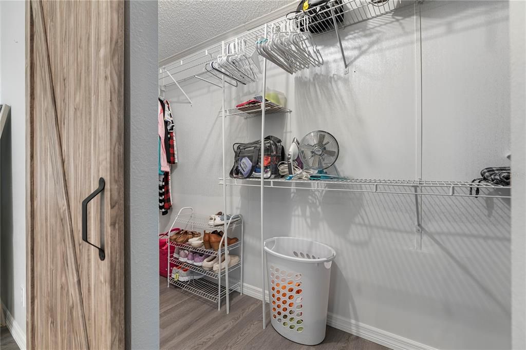 Под контрактом: $400,000 (2 спален, 2 ванн, 1850 Квадратных фут)