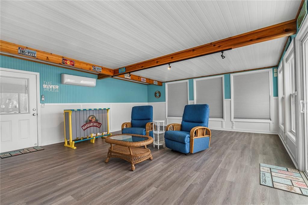 Под контрактом: $400,000 (2 спален, 2 ванн, 1850 Квадратных фут)