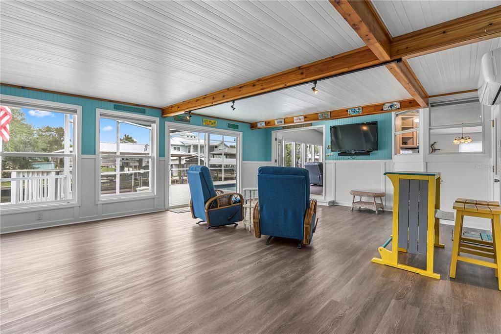 Под контрактом: $400,000 (2 спален, 2 ванн, 1850 Квадратных фут)