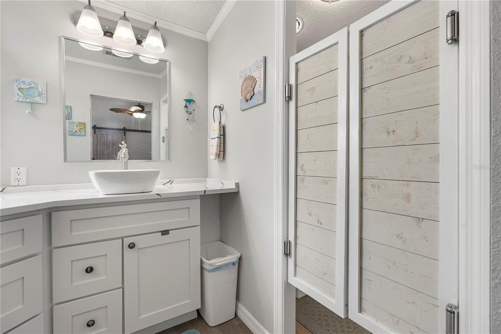 Под контрактом: $400,000 (2 спален, 2 ванн, 1850 Квадратных фут)