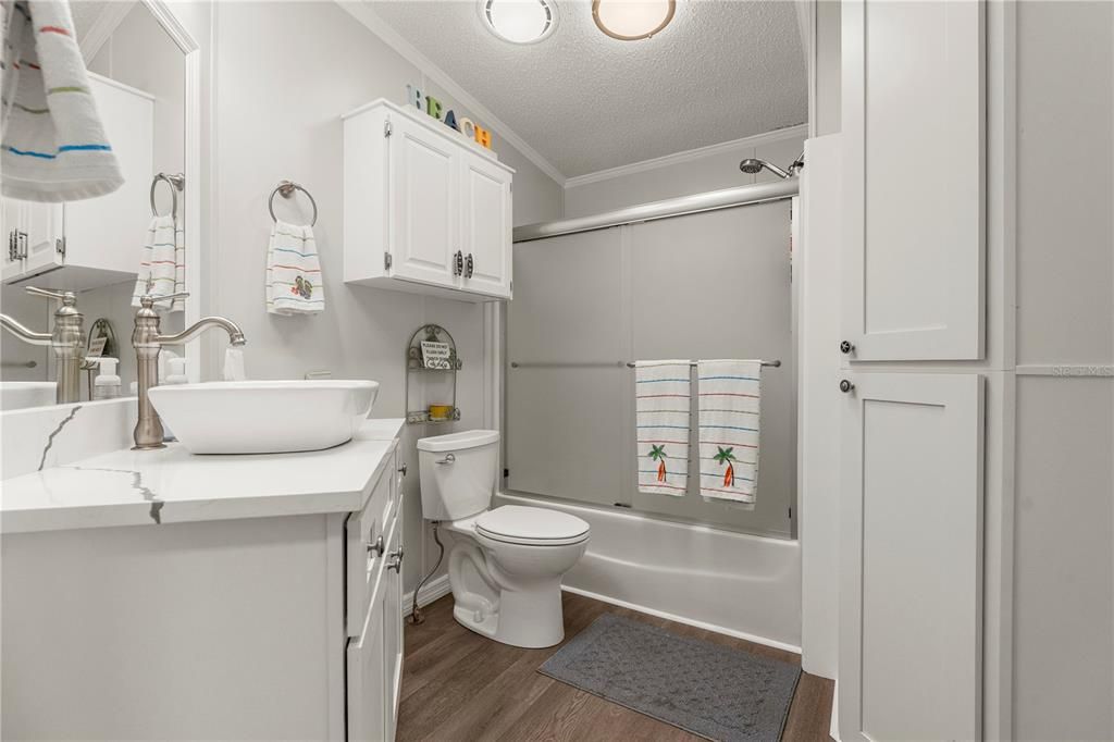 Под контрактом: $400,000 (2 спален, 2 ванн, 1850 Квадратных фут)