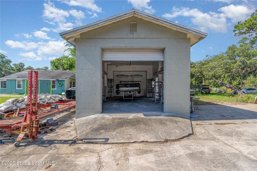 For Sale: $500,000 (0 beds, 0 baths, 2073 Square Feet)