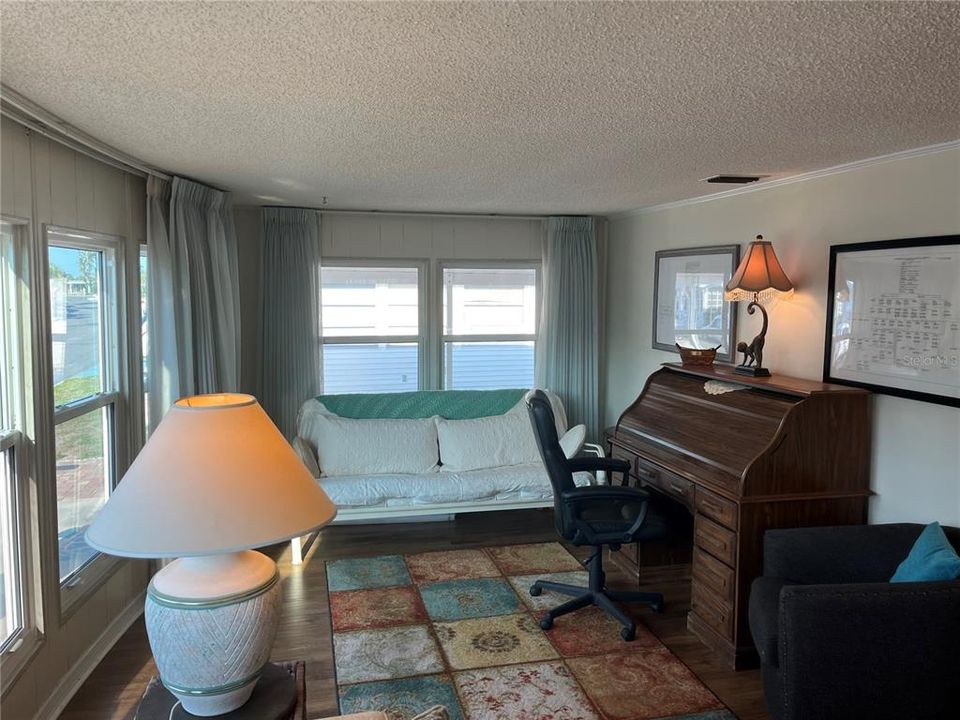 Active With Contract: $210,000 (2 beds, 2 baths, 1320 Square Feet)