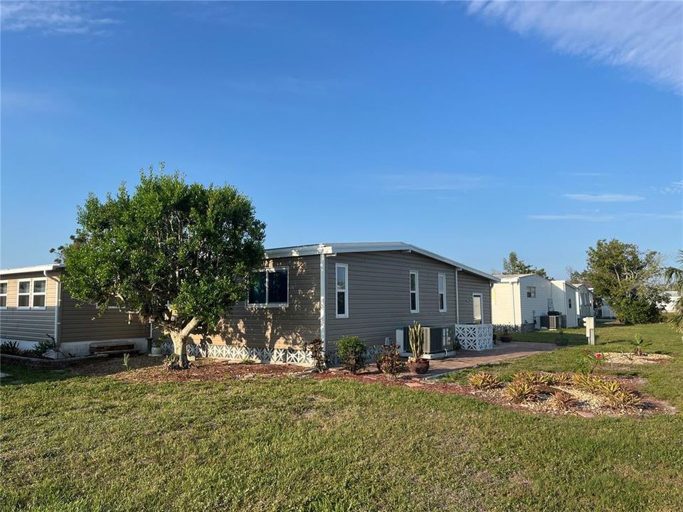 Active With Contract: $210,000 (2 beds, 2 baths, 1320 Square Feet)