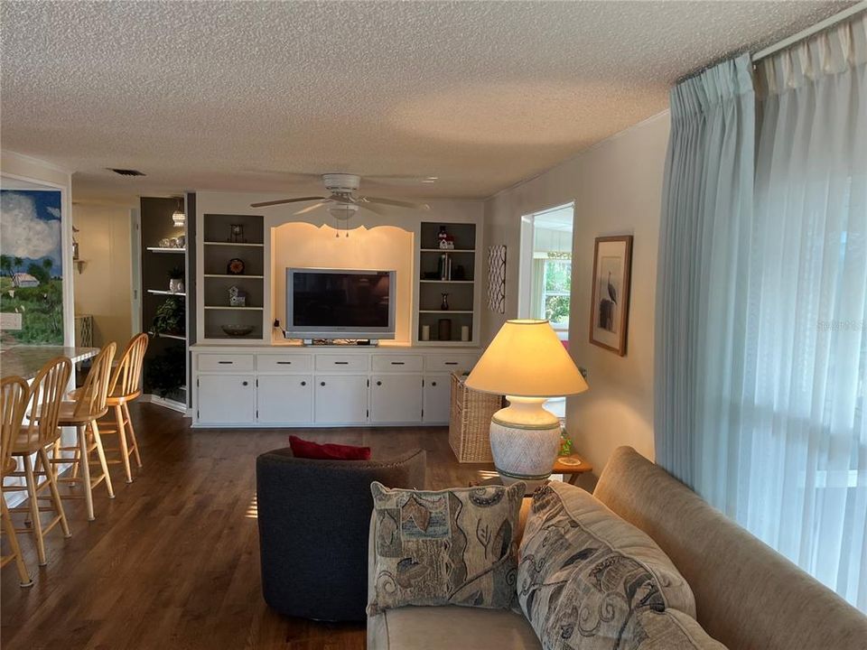 Active With Contract: $210,000 (2 beds, 2 baths, 1320 Square Feet)