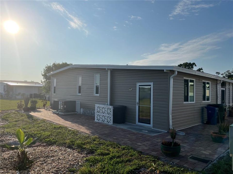 Active With Contract: $210,000 (2 beds, 2 baths, 1320 Square Feet)