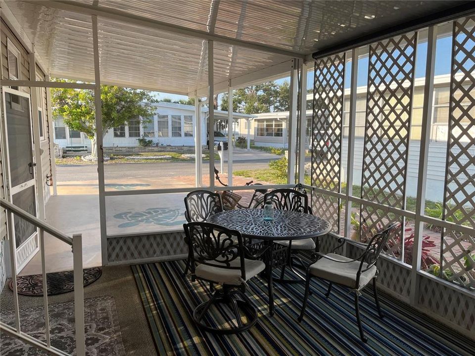 Active With Contract: $210,000 (2 beds, 2 baths, 1320 Square Feet)