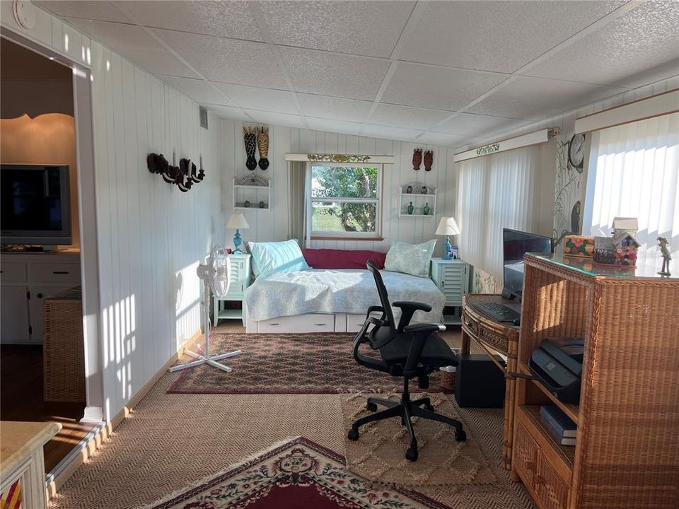 Active With Contract: $210,000 (2 beds, 2 baths, 1320 Square Feet)