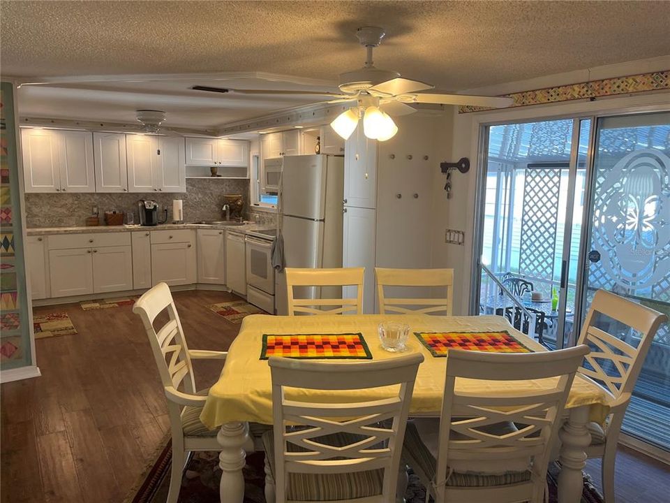 Active With Contract: $210,000 (2 beds, 2 baths, 1320 Square Feet)