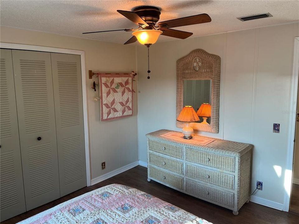 Active With Contract: $210,000 (2 beds, 2 baths, 1320 Square Feet)