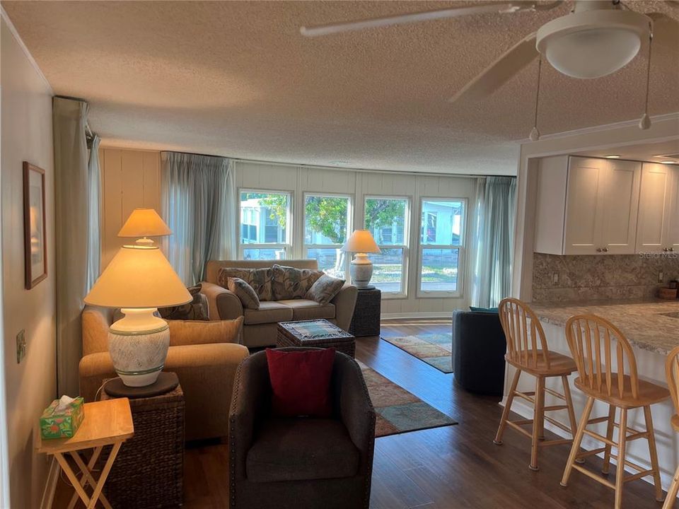 Active With Contract: $210,000 (2 beds, 2 baths, 1320 Square Feet)