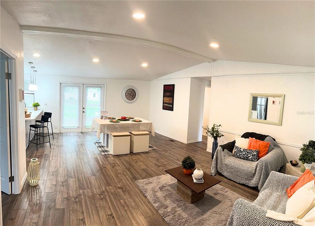 Activo con contrato: $204,000 (4 camas, 2 baños, 1248 Pies cuadrados)