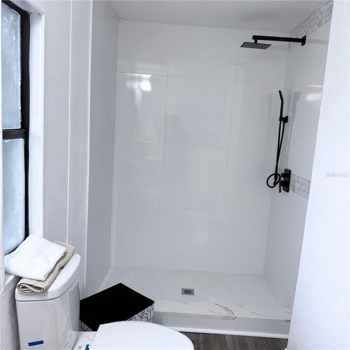 Activo con contrato: $204,000 (4 camas, 2 baños, 1248 Pies cuadrados)