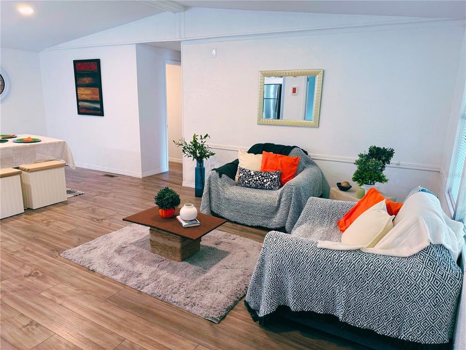 Activo con contrato: $204,000 (4 camas, 2 baños, 1248 Pies cuadrados)