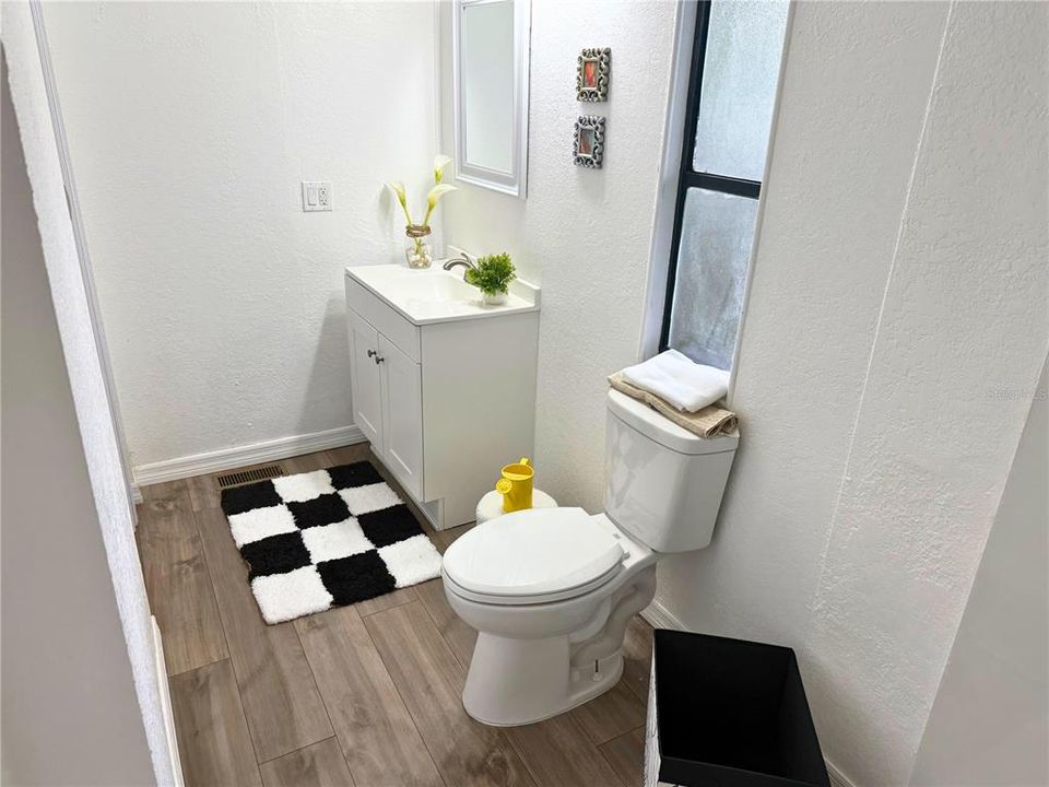 Activo con contrato: $204,000 (4 camas, 2 baños, 1248 Pies cuadrados)