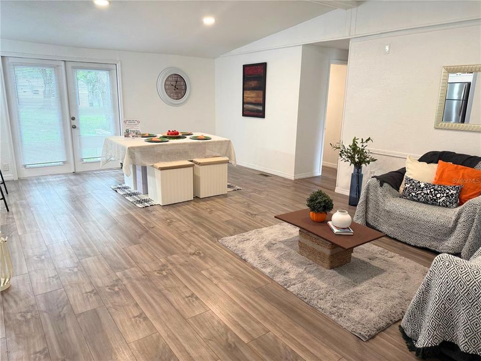 Activo con contrato: $204,000 (4 camas, 2 baños, 1248 Pies cuadrados)