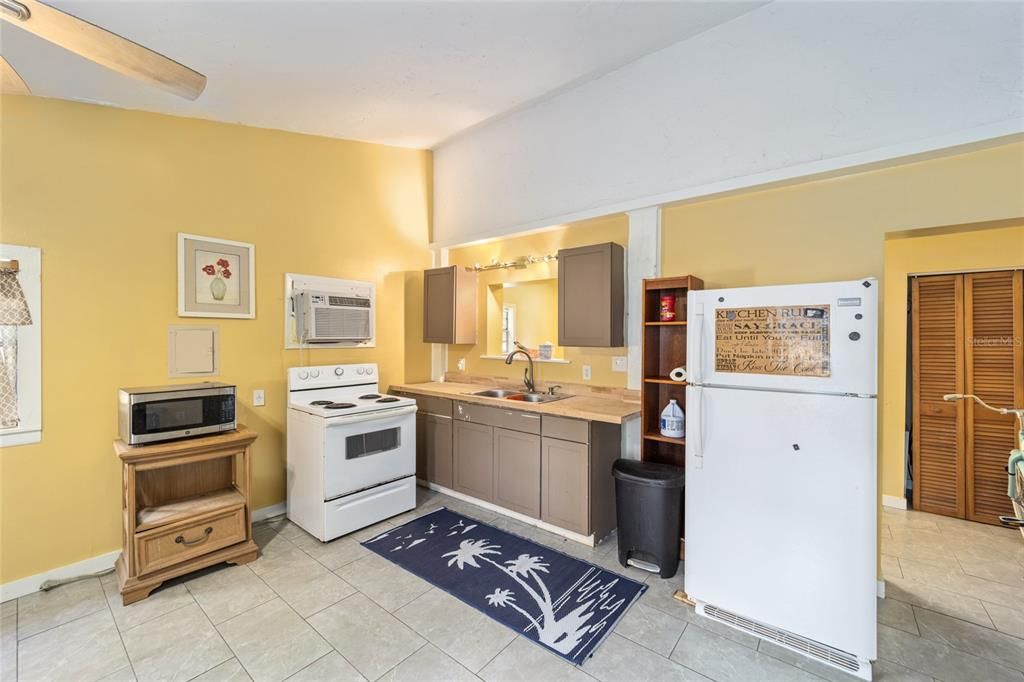 En Venta: $2,499,990 (6 camas, 7 baños, 6200 Pies cuadrados)