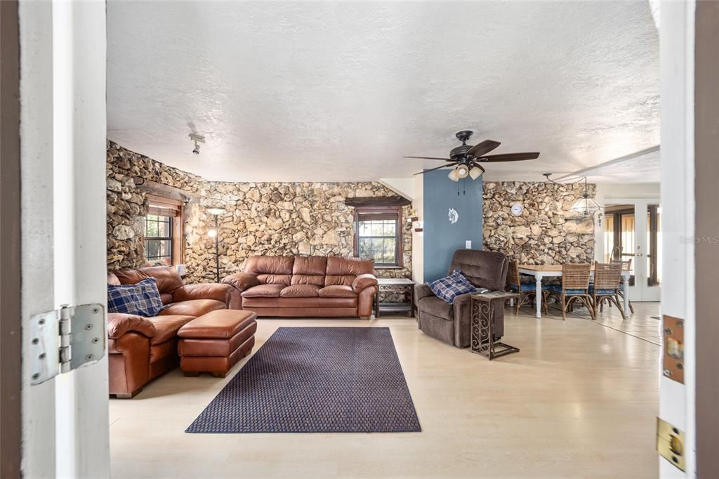 En Venta: $2,499,990 (6 camas, 7 baños, 6200 Pies cuadrados)