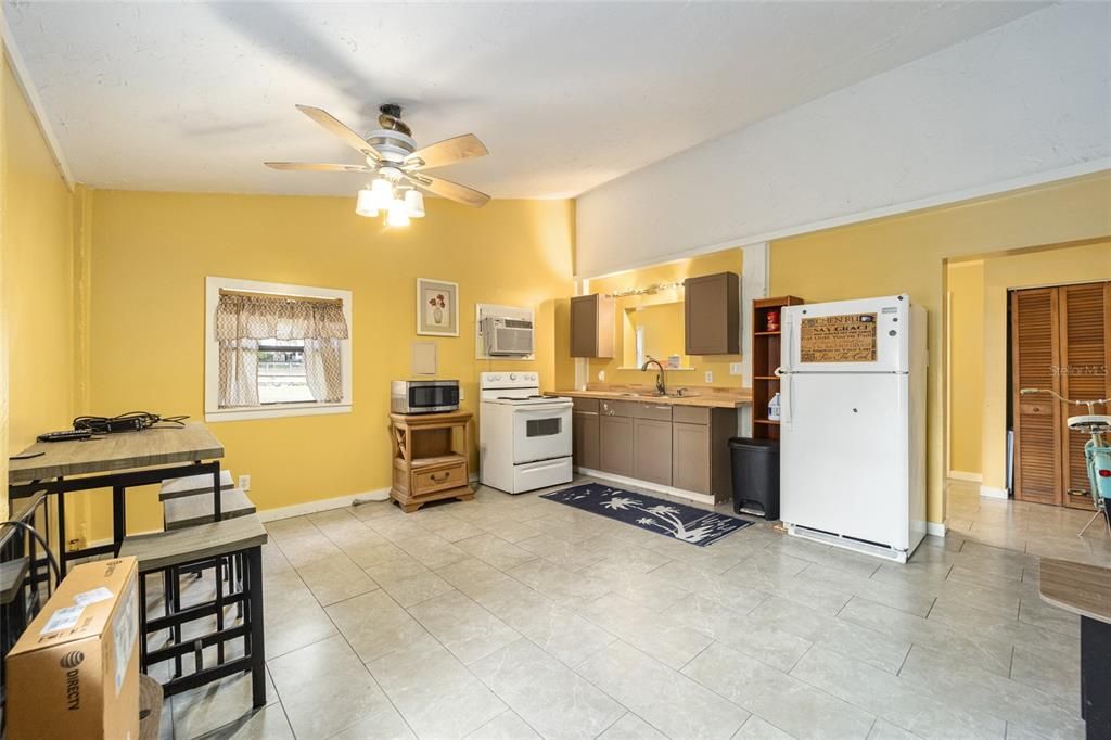 En Venta: $2,499,990 (6 camas, 7 baños, 6200 Pies cuadrados)