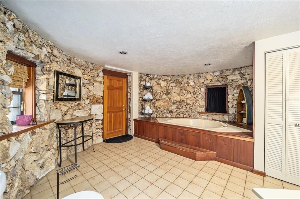 En Venta: $2,499,990 (6 camas, 7 baños, 6200 Pies cuadrados)