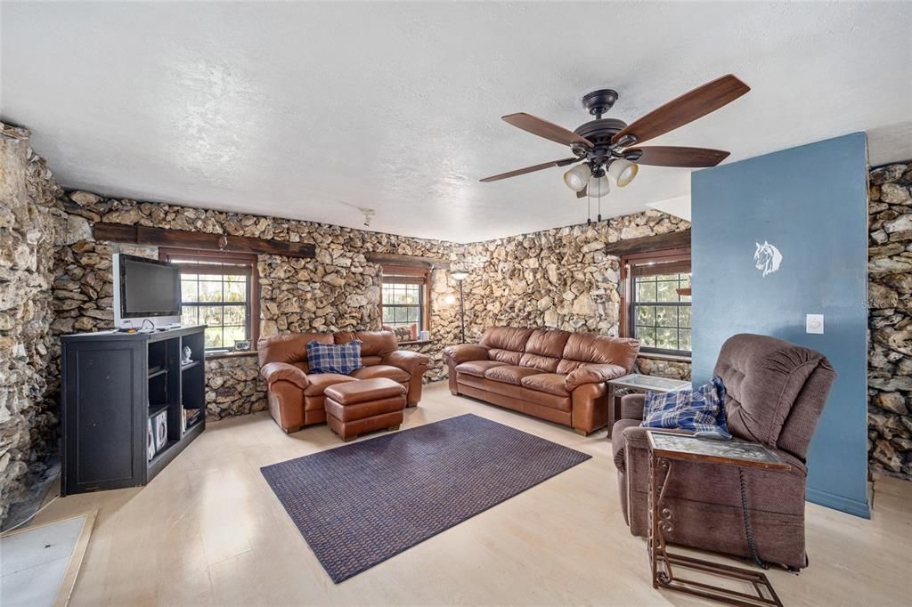 En Venta: $2,499,990 (6 camas, 7 baños, 6200 Pies cuadrados)