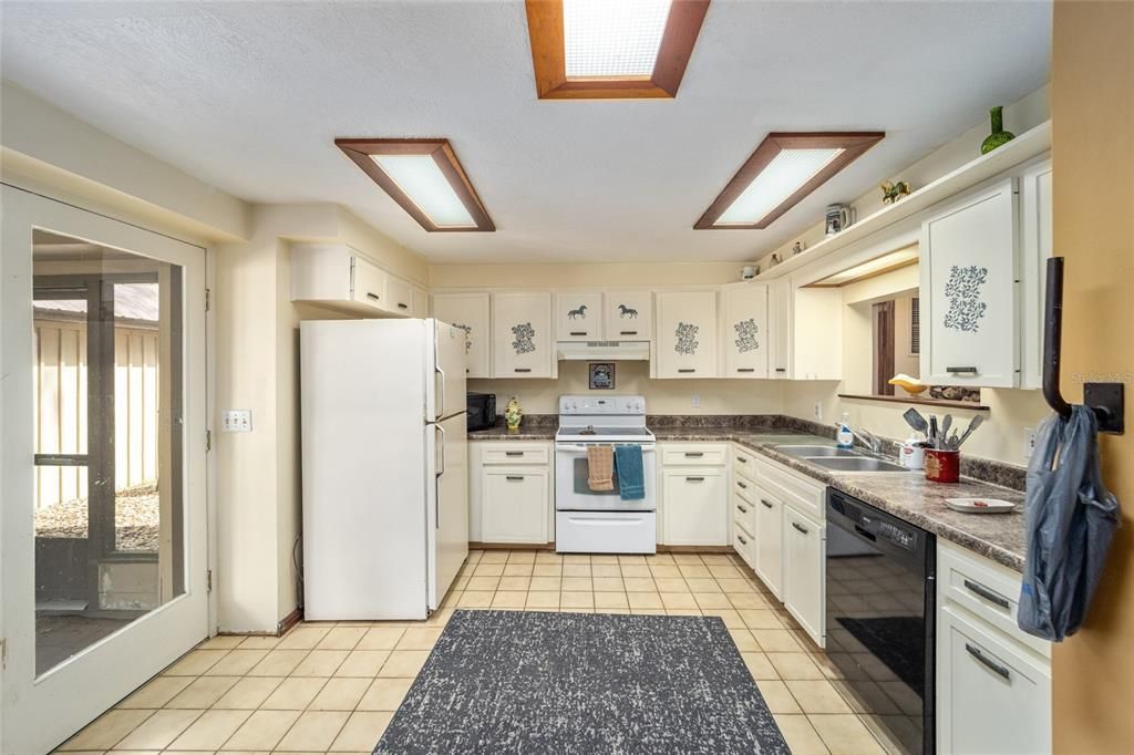 En Venta: $2,499,990 (6 camas, 7 baños, 6200 Pies cuadrados)