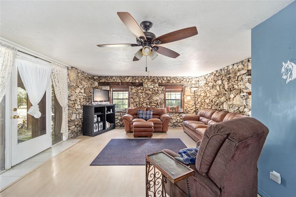 En Venta: $2,499,990 (6 camas, 7 baños, 6200 Pies cuadrados)