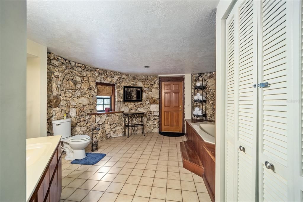 En Venta: $2,499,990 (6 camas, 7 baños, 6200 Pies cuadrados)