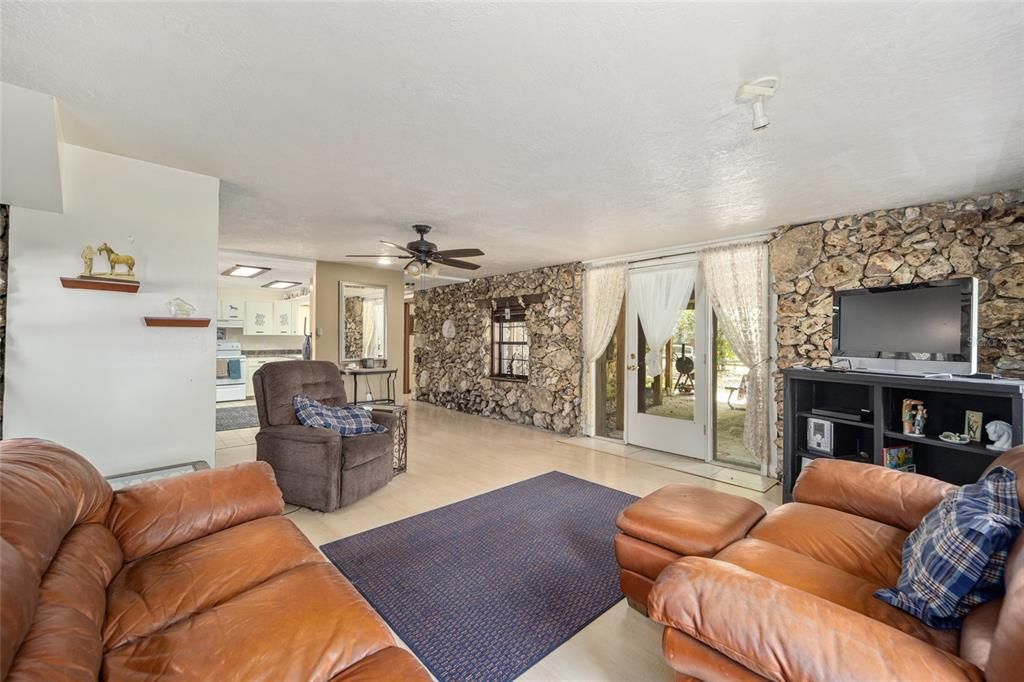 En Venta: $2,499,990 (6 camas, 7 baños, 6200 Pies cuadrados)