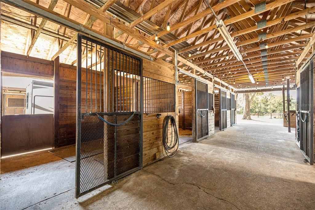 En Venta: $2,499,990 (6 camas, 7 baños, 6200 Pies cuadrados)