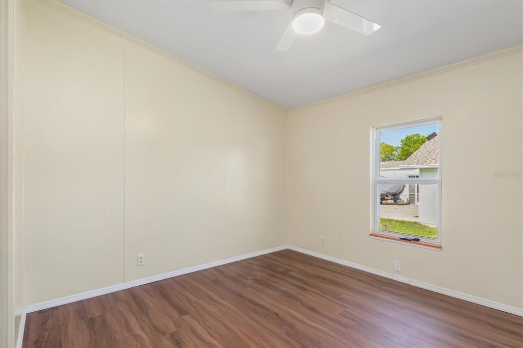 Под контрактом: $225,000 (2 спален, 2 ванн, 1345 Квадратных фут)