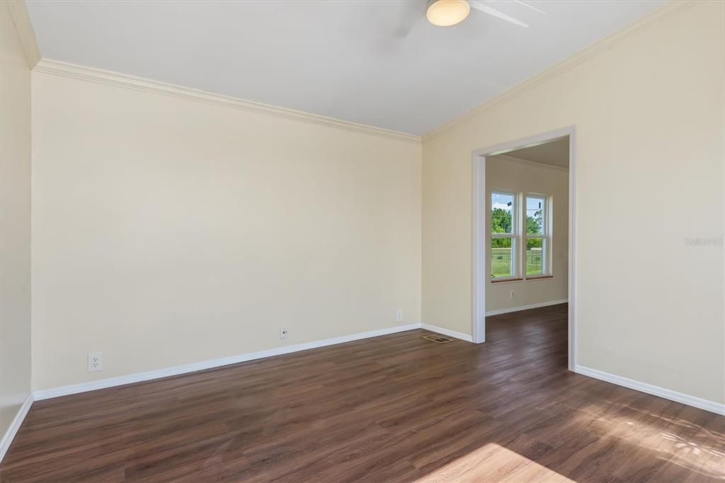 Под контрактом: $225,000 (2 спален, 2 ванн, 1345 Квадратных фут)