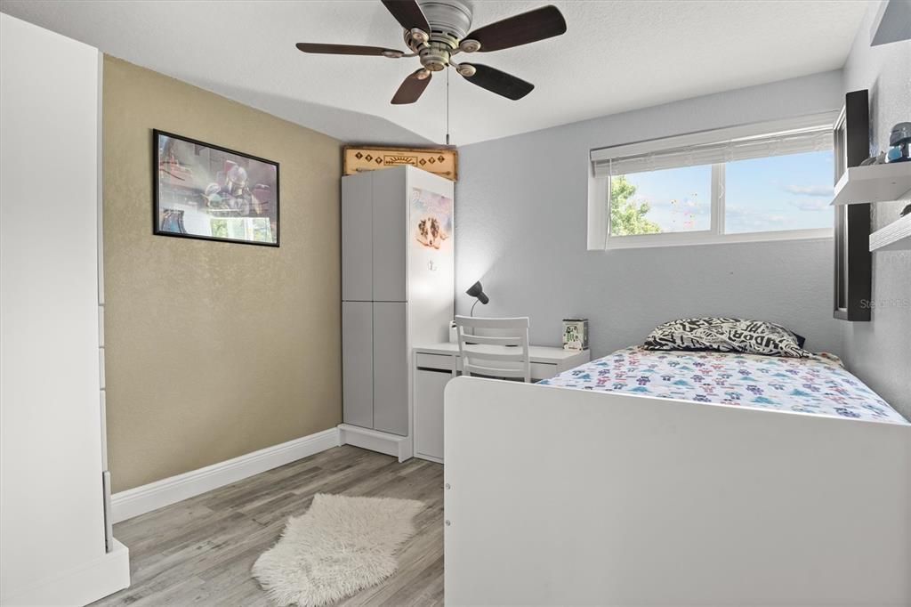 Activo con contrato: $475,000 (4 camas, 2 baños, 2156 Pies cuadrados)