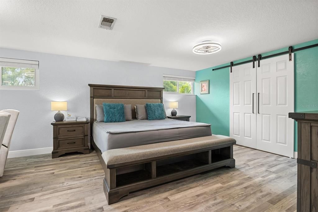 Activo con contrato: $475,000 (4 camas, 2 baños, 2156 Pies cuadrados)