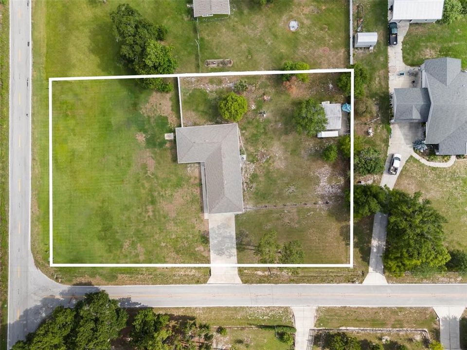 Activo con contrato: $475,000 (4 camas, 2 baños, 2156 Pies cuadrados)